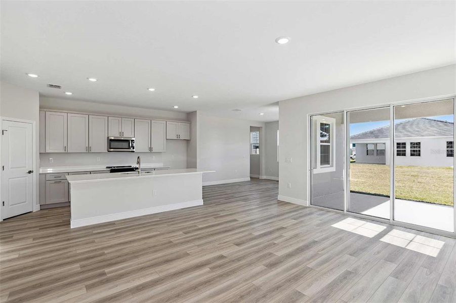 Spacious, unfurnished interior of a new home in Pasadena Woods, Dade City (Image 15). Spacious, unfurnished interior of a new home in Pasadena Woods, Dade City (Image 15).