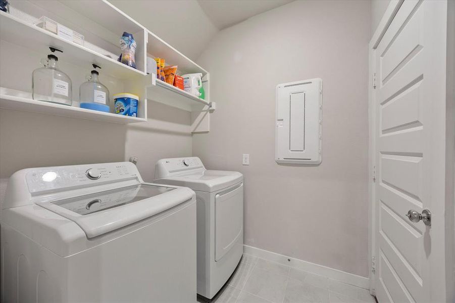 Furnished interior view inside a new home in DeBerry Reserve, Royse City (Image 8). Furnished interior view inside a new home in DeBerry Reserve, Royse City (Image 8).