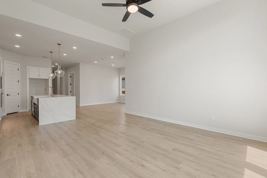 Spacious, unfurnished interior of a new home in Lagos Reserve, Manor (Image 28). Spacious, unfurnished interior of a new home in Lagos Reserve, Manor (Image 28).