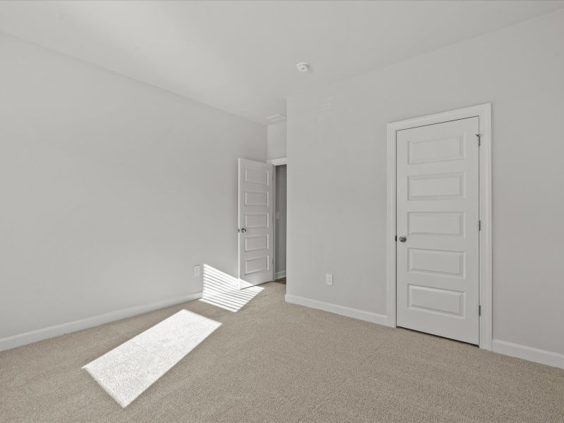 Spacious, unfurnished interior of a new home in Vickery Station, Woodruff (Image 20).