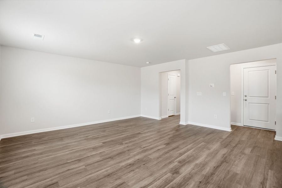 Representative unfurnished interior of a home built from the Beechwood by McGuinn Homes in South Welcome, Greenville (Image 22).