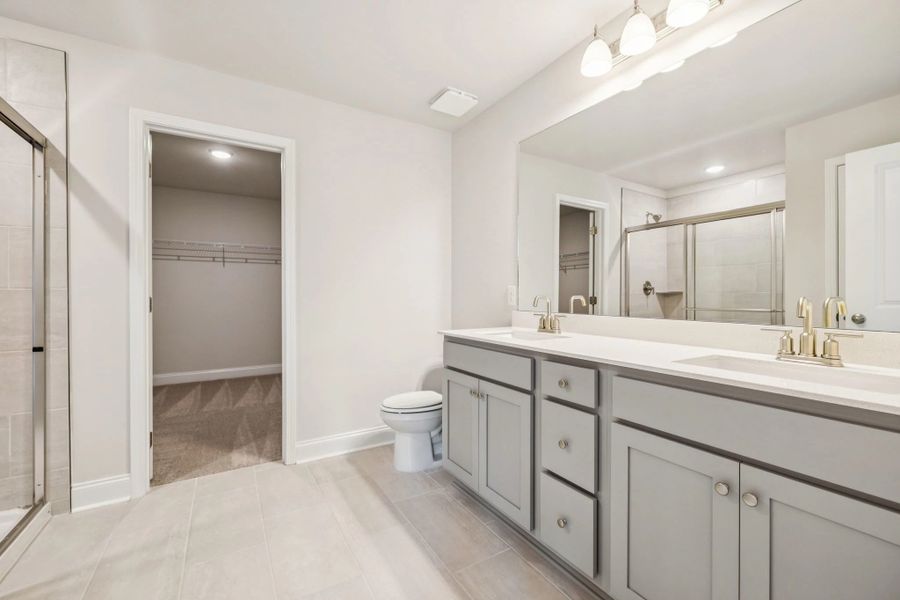 Furnished interior view inside a new home in Cades Bluff, Lebanon (Image 11).