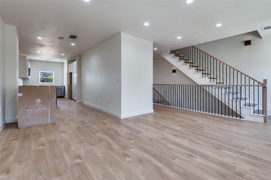 Spacious, unfurnished interior of a new home in , Irving (Image 22).