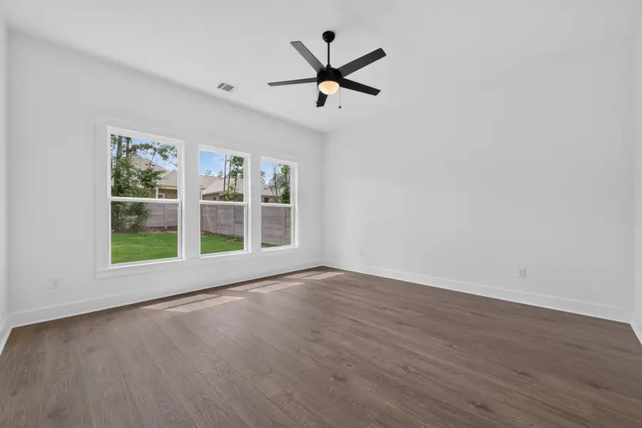 Spacious, unfurnished interior of a new home in Two Step Farm, Montgomery (Image 26).