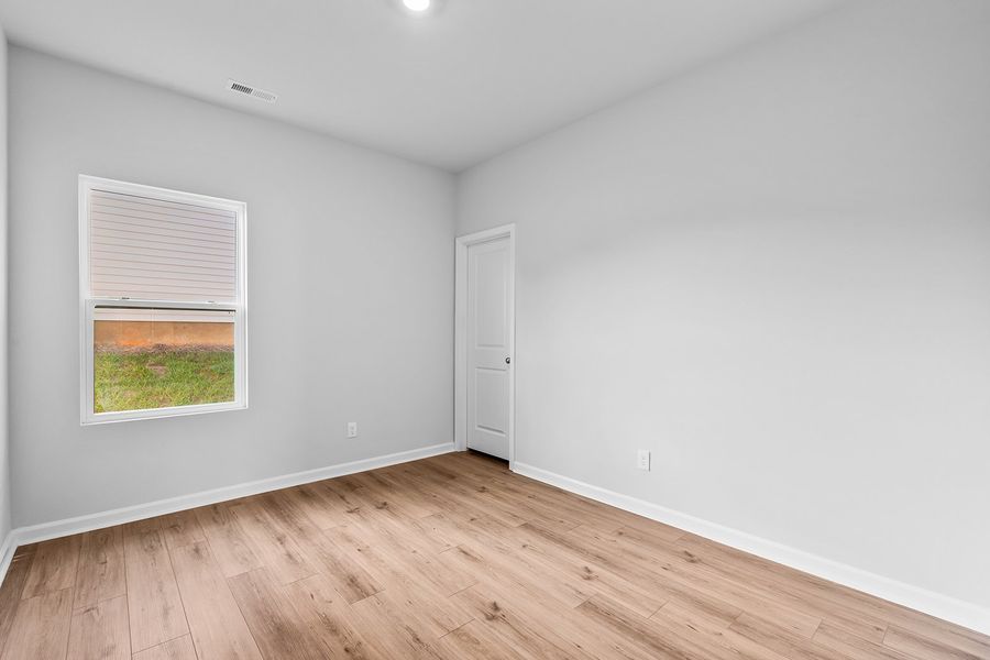 Spacious, unfurnished interior of a new home in Hanes Lake, Winston-Salem (Image 37).