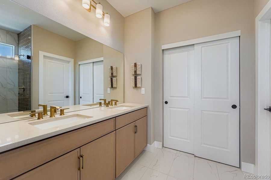 ALL PHOTOS FROM MODEL HOME