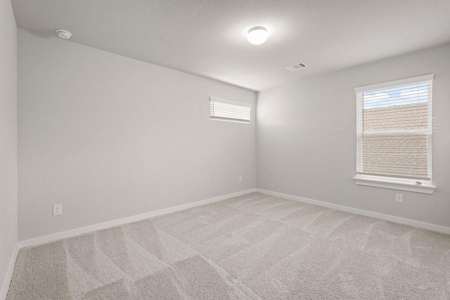 Spacious, unfurnished interior of a new home in Morton Creek Ranch, Katy (Image 8).