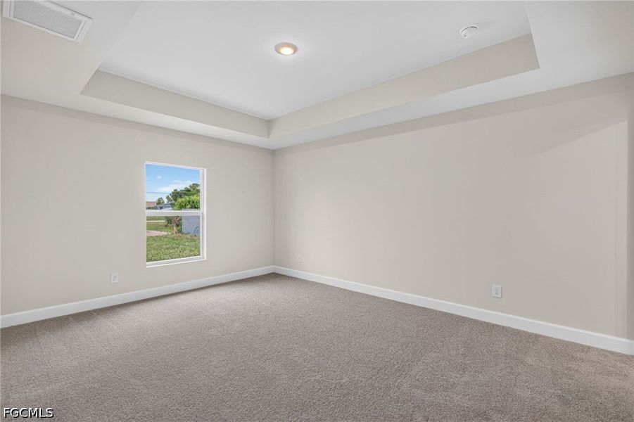 Spacious, unfurnished interior of a new home in Cape Coral, Cape Coral (Image 15).