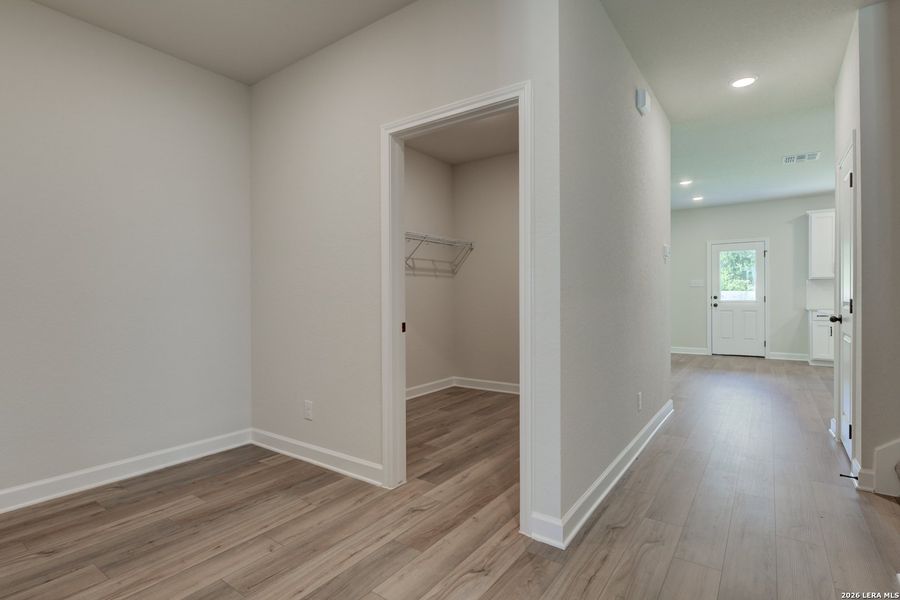 Spacious, unfurnished interior of a new home in Saddlebrook Ranch, Schertz (Image 20).