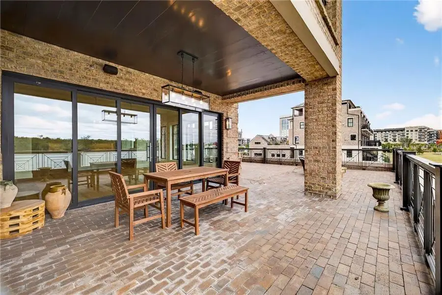Exterior details and patio area of a home in , Savannah (Image 2).