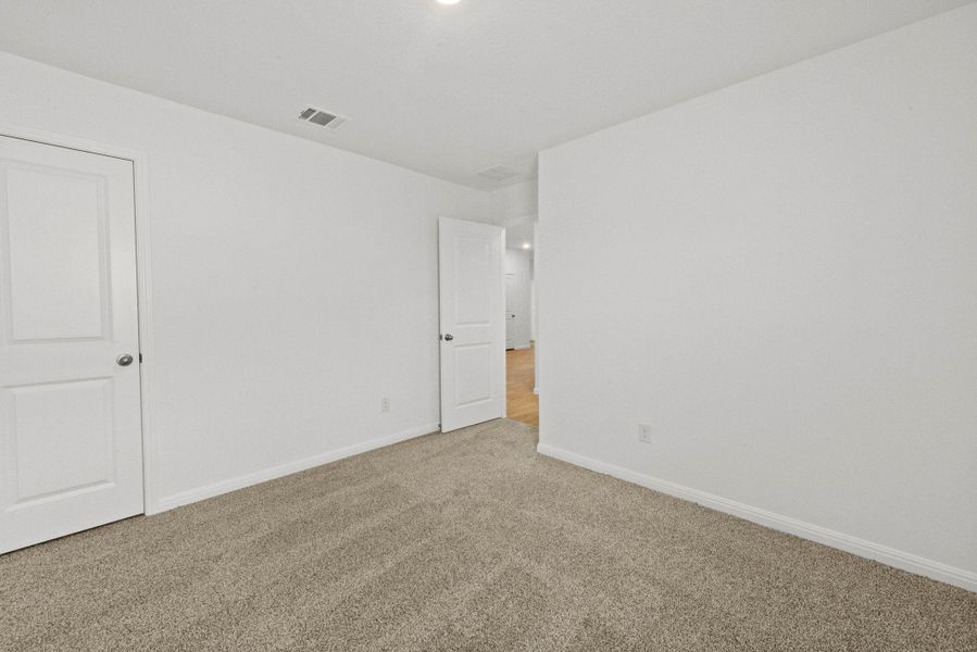Spacious, unfurnished interior of a new home in , San Marcos (Image 29).