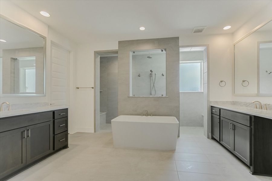 Representative furnished interior of a home built from the Vanderpool II by Giddens Homes in Whispering Wind, Bertram (Image 47).
