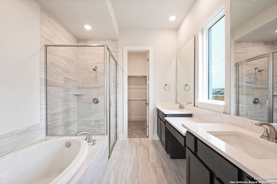 Furnished interior view inside a new home in Homestead, Schertz (Image 10).