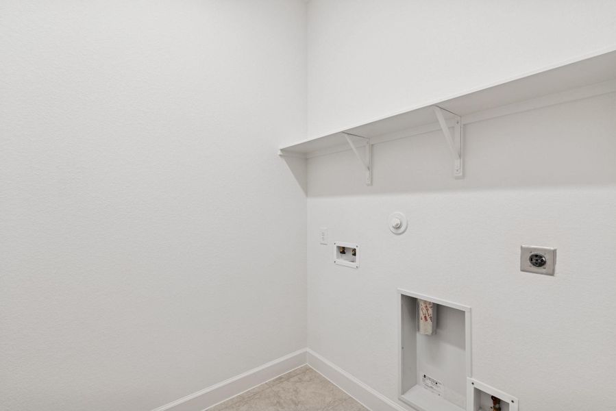 Spacious, unfurnished interior of a new home in ARTAVIA 45' Homesites, Conroe (Image 16).