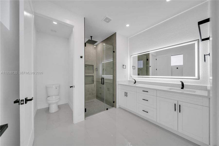 Furnished interior view inside a new home in , Cape Coral (Image 18).