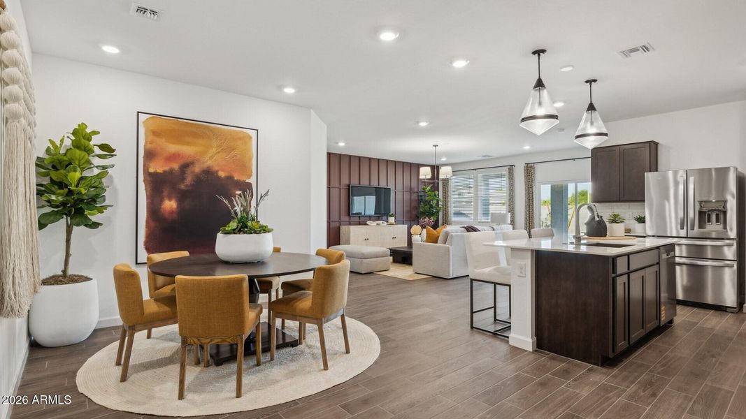 Saguaro Kitchen Dining Left Garage