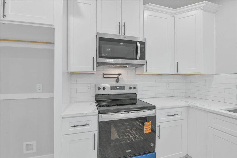 Furnished interior view inside a new home in , Willis (Image 14).