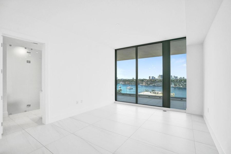 Primary bedroom provides endless views to downtown Fort Lauderdale. Primary bedroom provides endless views to downtown Fort Lauderdale.