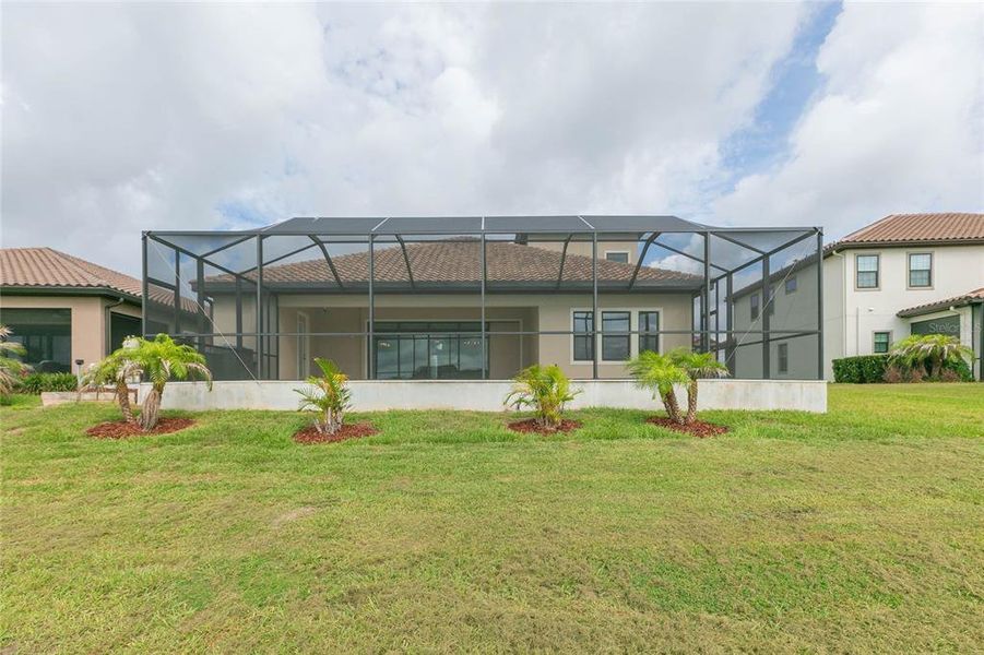 Exterior details and patio area of a home in , San Antonio (Image 4).