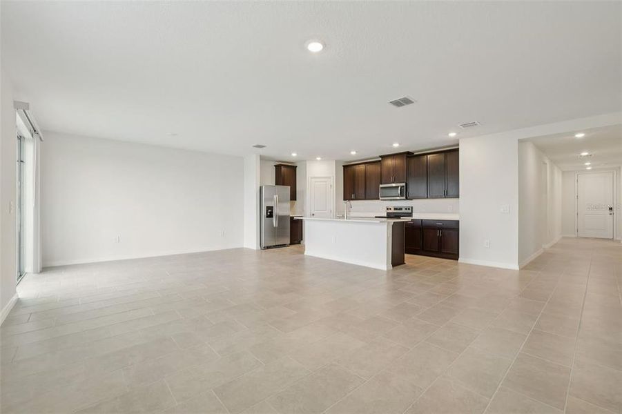 Spacious, unfurnished interior of a new home in Wynnstone - Signature Series, Davenport (Image 31).