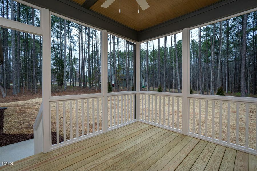 Screened Rear Porch w/ Ceiling Fan