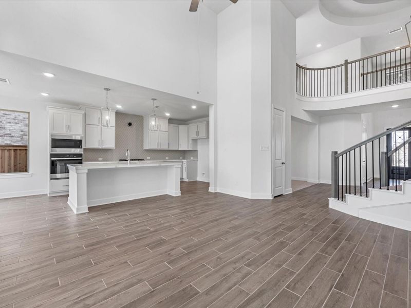 Representative image. Features, specifications, selections and colors may vary.