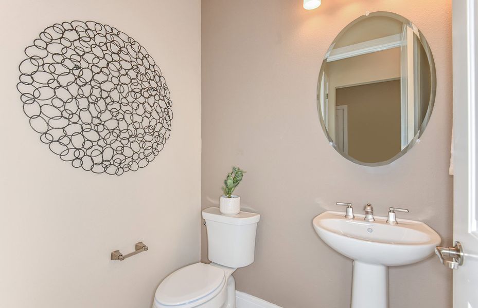 Representative interior finishes for a home built from the Renown by Del Webb in Del Webb Sunchase, Parrish (Image 3).