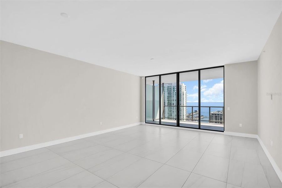 Spacious, unfurnished interior of a new home in , St. Petersburg (Image 71). Spacious, unfurnished interior of a new home in , St. Petersburg (Image 71).