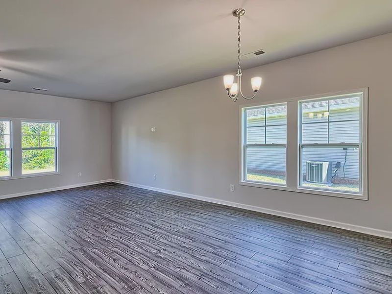 Spacious, unfurnished interior of a new home in Emanuel Creek, West Columbia (Image 9).
