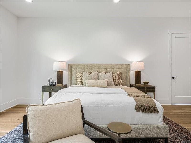 Furnished interior view inside a new home in , Alpharetta (Image 66).