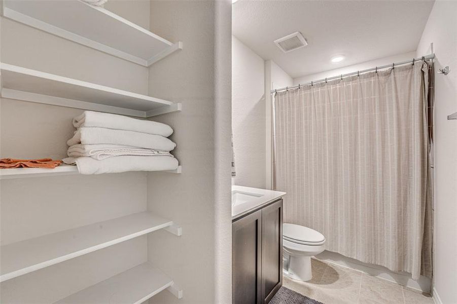 Furnished interior view inside a new home in , McKinney (Image 9).