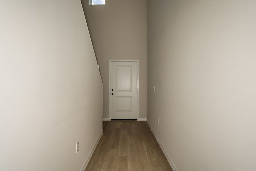 Spacious, unfurnished interior of a new home in Scenic Terrace, Haines City (Image 12).