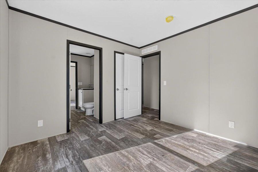 Spacious, unfurnished interior of a new home in , Cross (Image 30).