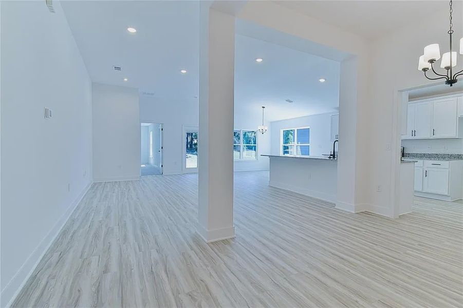 Spacious, unfurnished interior of a new home in Briarwood, Alachua (Image 10).