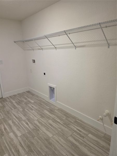 Spacious, unfurnished interior of a new home in Spring Hill, Spring Hill (Image 12).