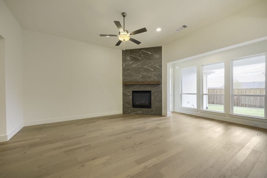 690 Red Cedar - Living Area