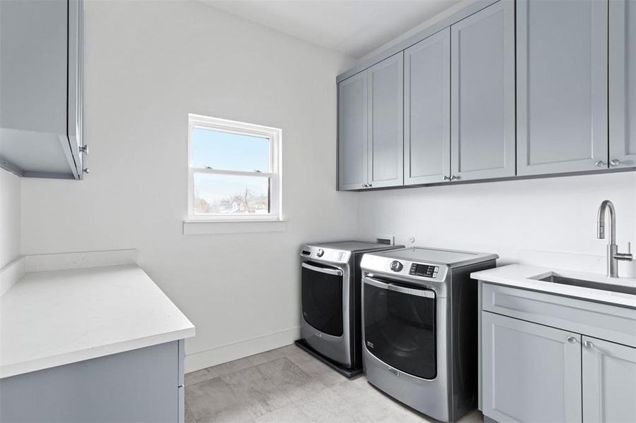 Furnished interior view inside a new home in , Dallas (Image 25).