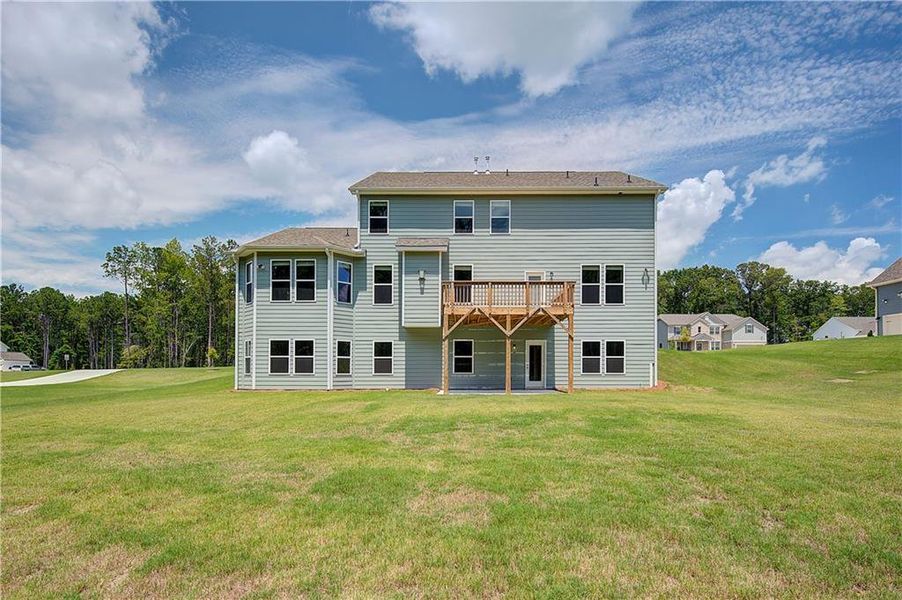 Exterior details and patio area of a home in Saddleridge, Senoia (Image 22).