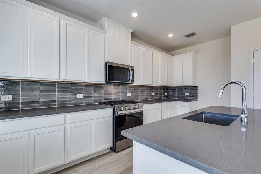 Furnished interior view inside a new home in Eagle Creek, Denton (Image 10).