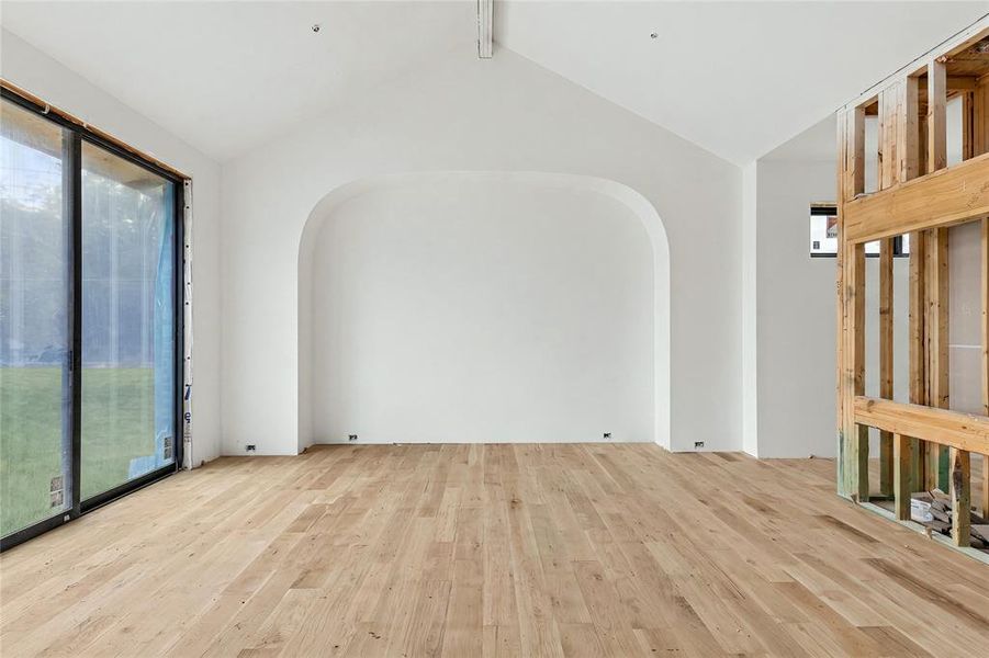 Spacious, unfurnished interior of a new home in , Fairview (Image 8).