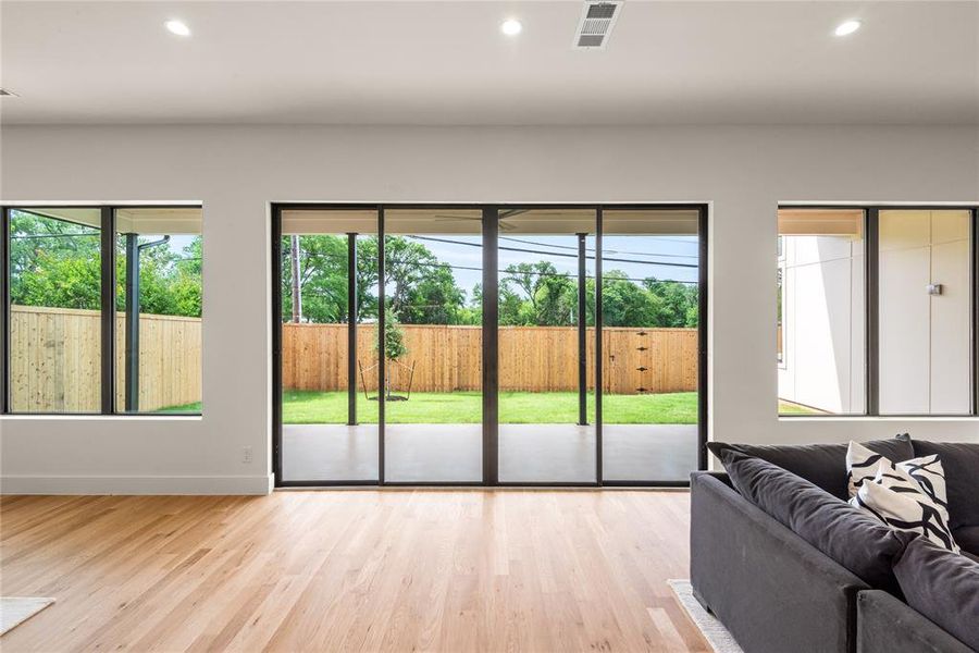 Spacious, unfurnished interior of a new home in , Dallas (Image 19).