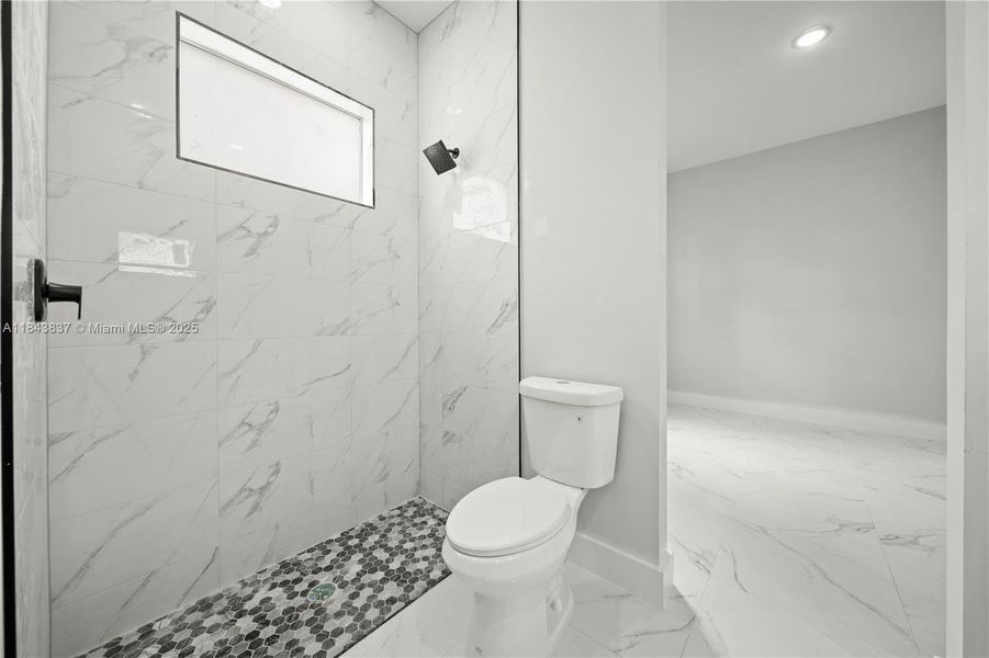 Furnished interior view inside a new home in , Lehigh Acres (Image 9).