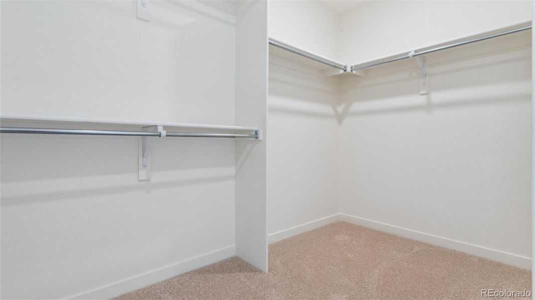 Spacious, unfurnished interior of a new home in Silver Peaks, Lochbuie (Image 17).