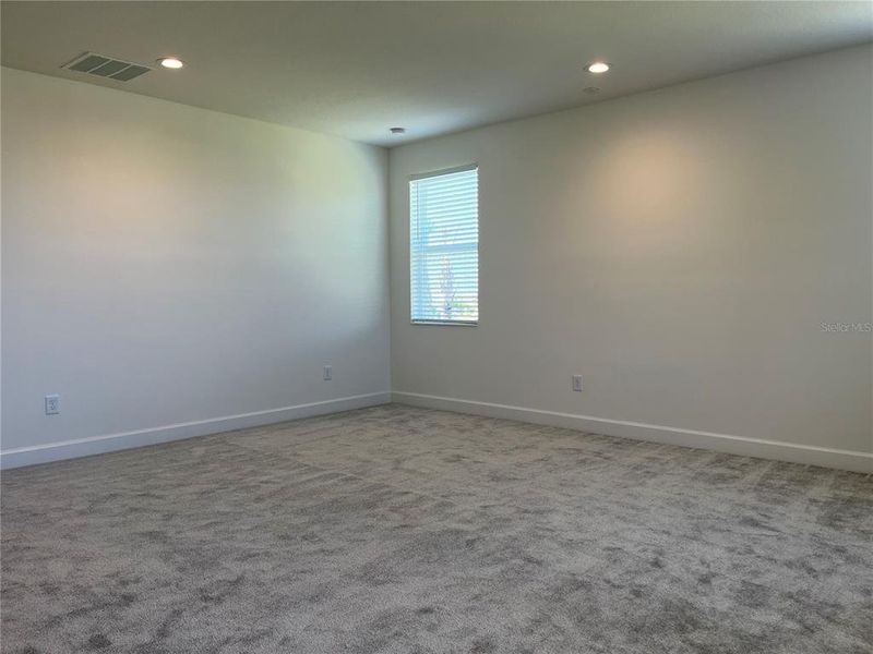 Spacious, unfurnished interior of a new home in , Wesley Chapel (Image 11).