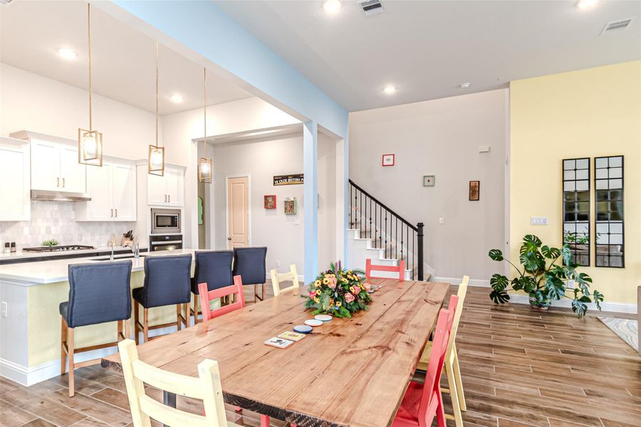 Furnished interior view inside a new home in Bridgeland: Heritage Collection, Cypress (Image 15). Furnished interior view inside a new home in Bridgeland: Heritage Collection, Cypress (Image 15).