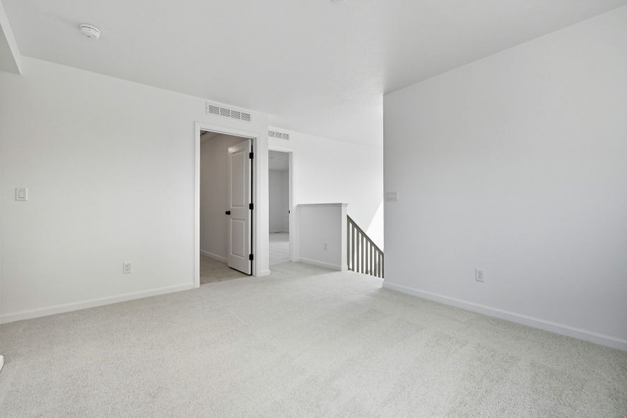 Spacious, unfurnished interior of a new home in Macanta, Castle Rock (Image 23).