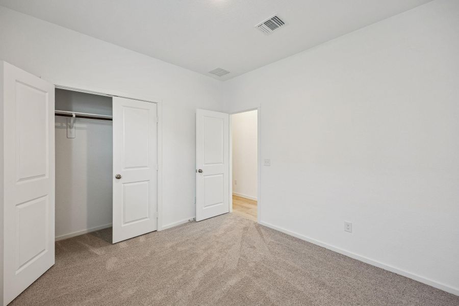 Spacious, unfurnished interior of a new home in Stokesbury, Waller (Image 20).