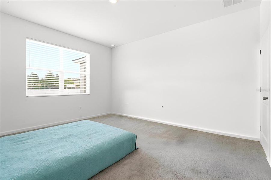 Spacious, unfurnished interior of a new home in , Clermont (Image 31).