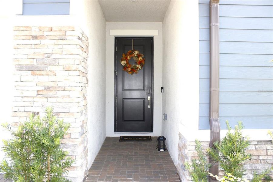 Exterior details and patio area of a home in , Lutz (Image 23).