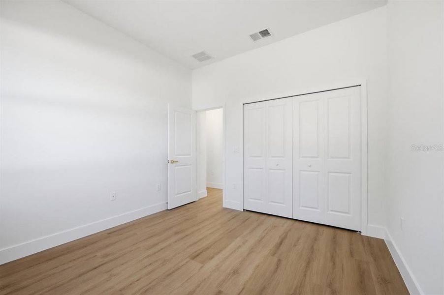 Spacious, unfurnished interior of a new home in , Ocala (Image 36).